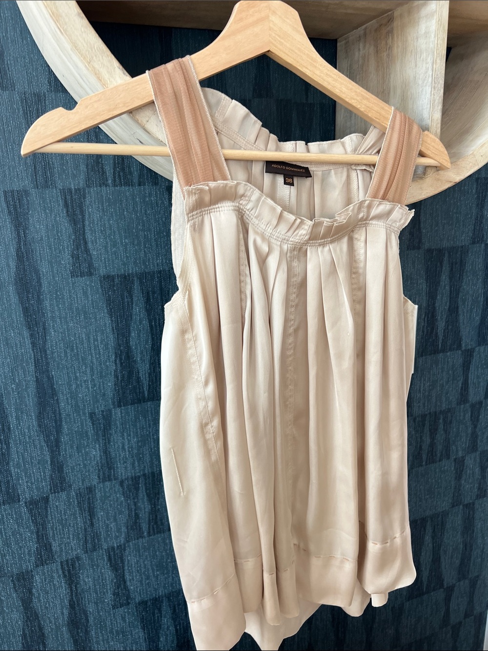 Adolfo Dominguez Cream Silk Sleeveless Pleated Top